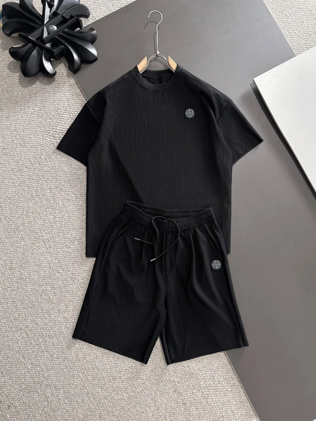 Next day shipping P460 Stone lsland/stone island high quality 2025 spring and summer new casual heavy industry suit exclusively developed by yb! High quality production! Imported custom-made fabrics for foreign orders, with high breathability and comfort, impeccable details, brand element design concept, delicate and soft feel! It presents a casual cut and the upper body shape is great! On sale simultaneously on the official website! From a high-end men's positioning brand, the low-key luxury taste is irresistible! Exquisite workmanship and impeccable quality! The overall style is simple, fashionable and timeless, fully meeting the requirements of stylish and tasteful dressing! Size: M-XXXL